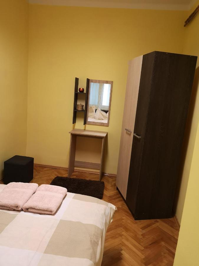 Veva Apartman - Eger Maganszallashely Экстерьер фото