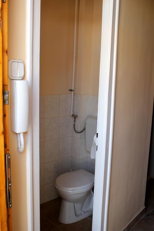 Veva Apartman - Eger Maganszallashely Экстерьер фото