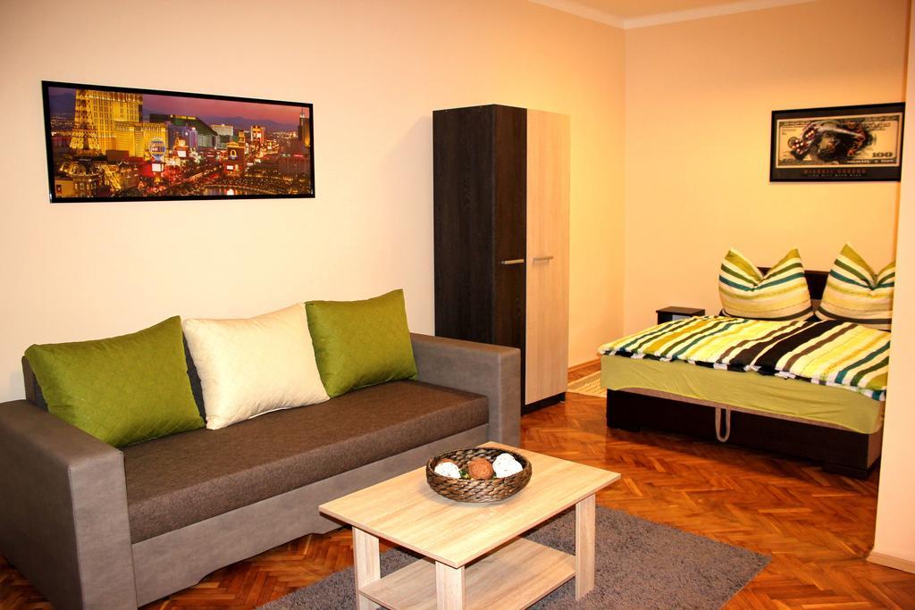 Veva Apartman - Eger Maganszallashely Экстерьер фото