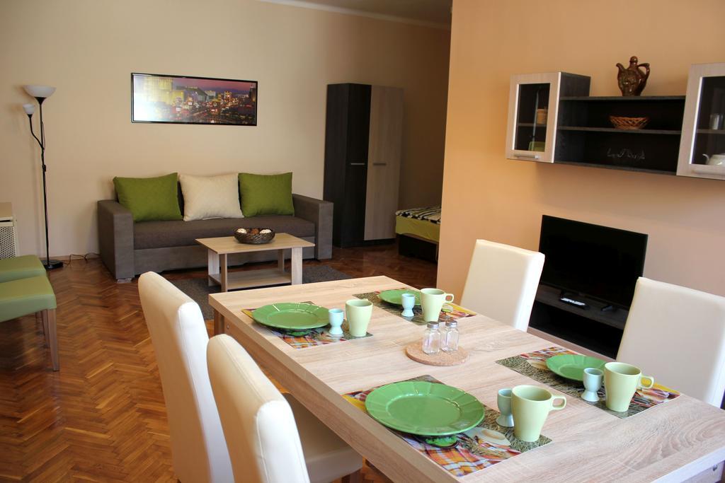 Veva Apartman - Eger Maganszallashely Экстерьер фото