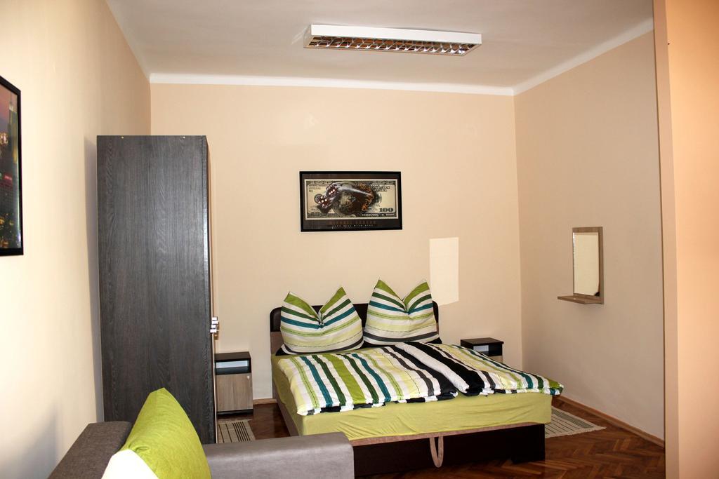 Veva Apartman - Eger Maganszallashely Экстерьер фото