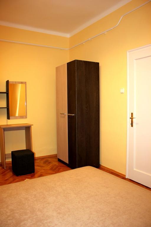 Veva Apartman - Eger Maganszallashely Экстерьер фото
